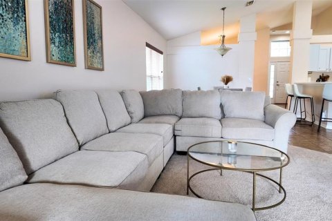 House in Riverview, Florida 4 bedrooms, 175.77 sq.m. № 1677651 - photo 17