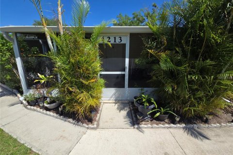 Condo in Orlando, Florida, 1 bedroom  № 1894871 - photo 1