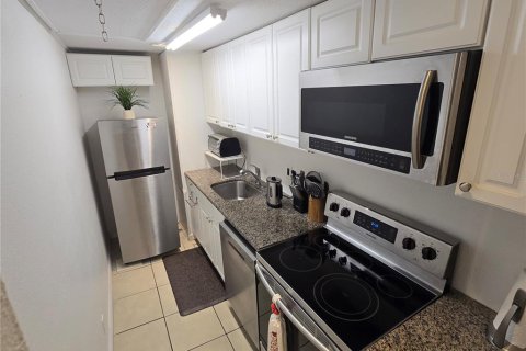 Condo in Orlando, Florida, 1 bedroom  № 1894871 - photo 10