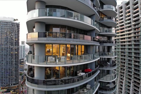 Купить кондоминиум в Майами, Флорида 3 спальни, 177.35м2, № 2056840 - фото 3