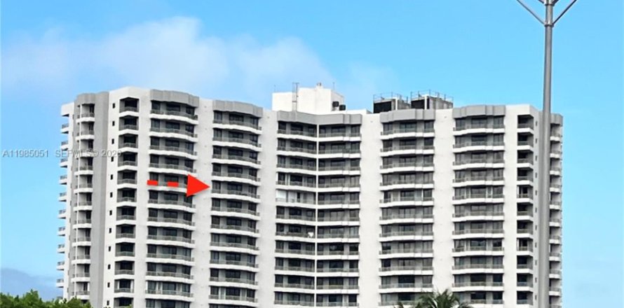 Condominio en Aventura, Florida, 2 dormitorios № 2050607
