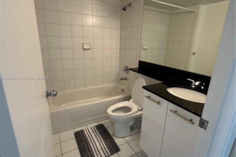 Condominio en alquiler en Aventura, Florida, 2 dormitorios, 105.63 m2 № 2050607 - foto 17