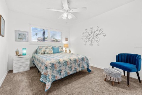 Condo in Clearwater, Florida, 2 bedrooms  № 1883126 - photo 12