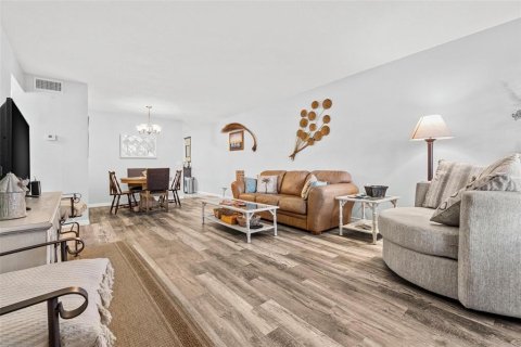 Condo in Clearwater, Florida, 2 bedrooms  № 1883126 - photo 3
