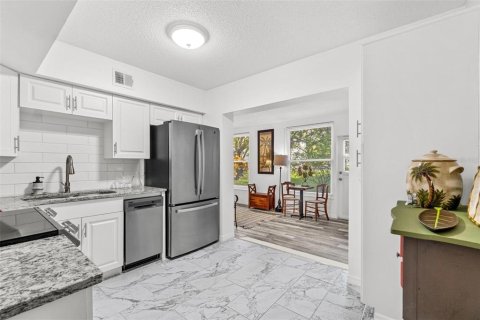 Condo in Clearwater, Florida, 2 bedrooms  № 1883126 - photo 7