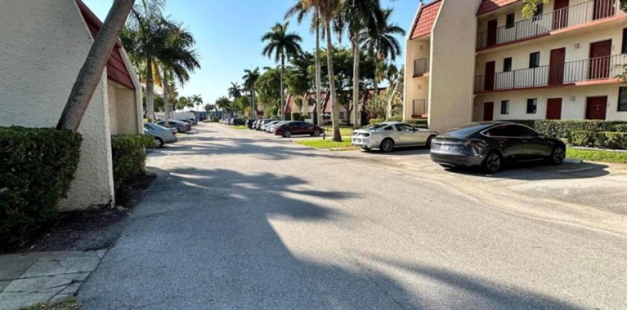 Condo in Lake Worth, Florida, 1 bedroom  № 1136277