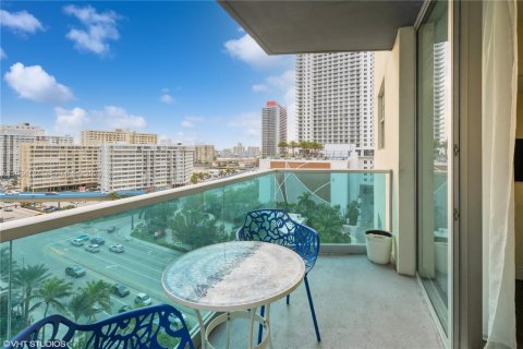 Copropriété à vendre à Hollywood, Floride: 2 chambres, 125.05 m2 № 2153317 - photo 19