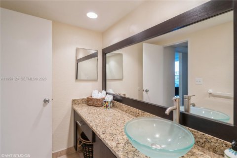 Copropriété à vendre à Hollywood, Floride: 2 chambres, 125.05 m2 № 2153317 - photo 21