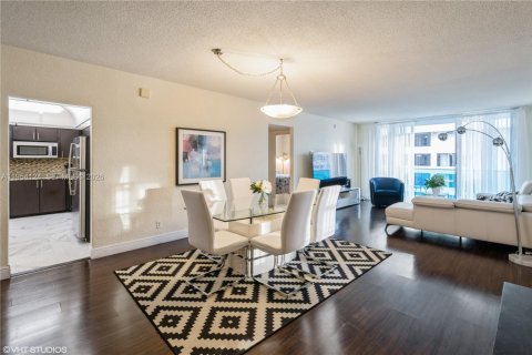 Copropriété à vendre à Hollywood, Floride: 2 chambres, 125.05 m2 № 2153317 - photo 10