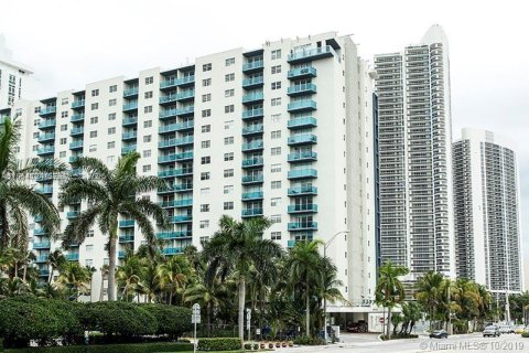 Copropriété à vendre à Hollywood, Floride: 2 chambres, 125.05 m2 № 2153317 - photo 1