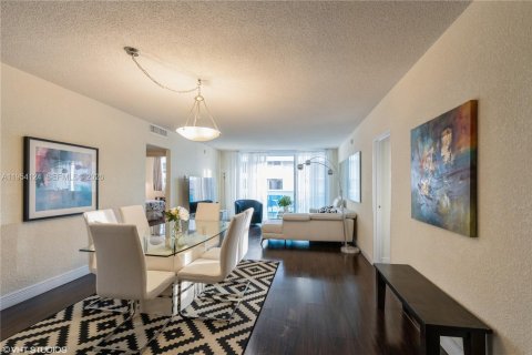 Copropriété à vendre à Hollywood, Floride: 2 chambres, 125.05 m2 № 2153317 - photo 8
