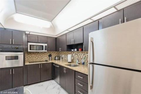 Copropriété à vendre à Hollywood, Floride: 2 chambres, 125.05 m2 № 2153317 - photo 22
