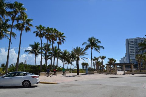 Купить кондоминиум в Майами-Бич, Флорида 43.48м2, № 1988460 - фото 11