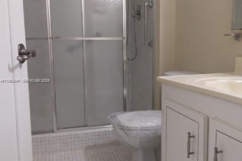 Copropriété à vendre à Pembroke Pines, Floride: 2 chambres, 102.19 m2 № 2009927 - photo 9
