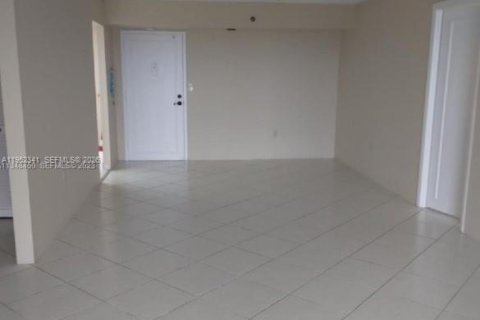 Copropriété à vendre à Pembroke Pines, Floride: 2 chambres, 102.19 m2 № 2009927 - photo 5