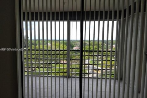 Copropriété à vendre à Pembroke Pines, Floride: 2 chambres, 102.19 m2 № 2009927 - photo 4