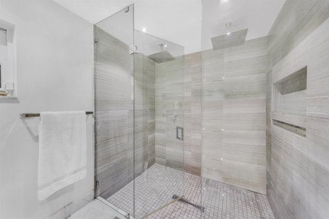 House in Pompano Beach, Florida 4 bedrooms, 241.55 sq.m. № 2193656 - photo 23