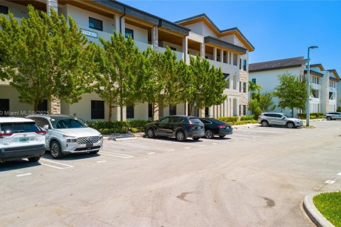 Condo à Doral, Floride, 2 chambres  № 2035738