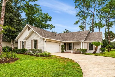 House in Casselberry, Florida 3 bedrooms, 163.04 sq.m. № 2349216
