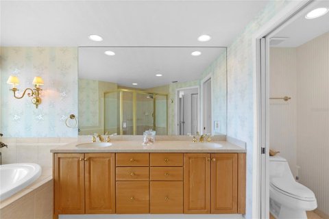 Condo in Clearwater, Florida, 2 bedrooms  № 1877081 - photo 16