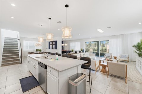 House in Kissimmee, Florida 9 bedrooms, 405.33 sq.m. № 2099559 - photo 3