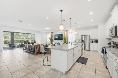 House in Kissimmee, Florida 9 bedrooms, 405.33 sq.m. № 2099559 - photo 2