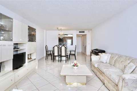 Condo in Hollywood, Florida, 1 bedroom  № 2060233