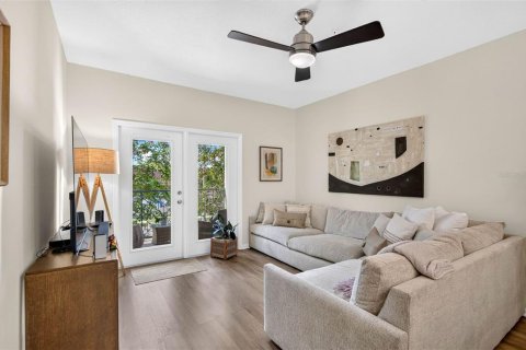 Condo in Tampa, Florida, 1 bedroom  № 2377921 - photo 8