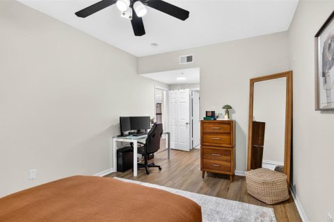 Condo in Tampa, Florida, 1 bedroom  № 2377921 - photo 15