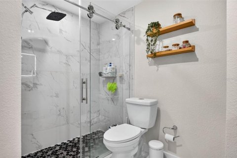 Condo in Tampa, Florida, 1 bedroom  № 2377921 - photo 16