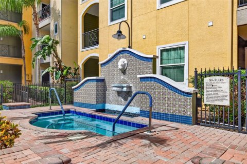 Condo in Tampa, Florida, 1 bedroom  № 2377921 - photo 24