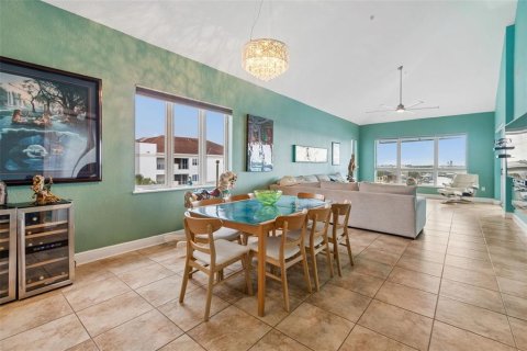 Condo in Apollo Beach, Florida, 4 bedrooms  № 2149443 - photo 30