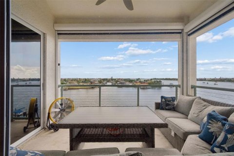 Condo in Apollo Beach, Florida, 4 bedrooms  № 2149443 - photo 15