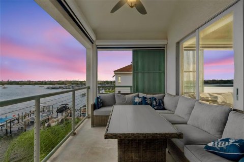 Condo in Apollo Beach, Florida, 4 bedrooms  № 2149443 - photo 2