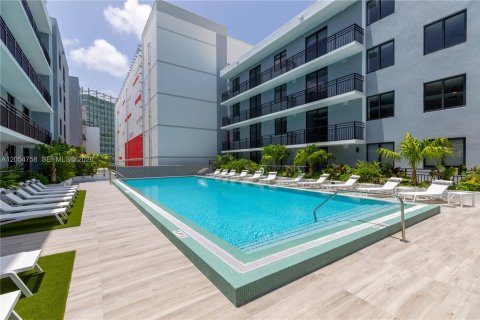 House in Miami, Florida 1 bedroom № 2251857 - photo 16