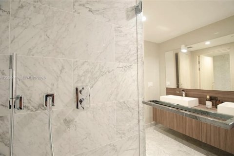 Condo in Miami, Florida, 2 bedrooms  № 2068603 - photo 9