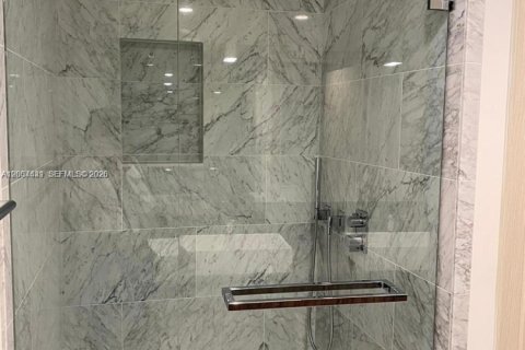 Condo in Miami, Florida, 2 bedrooms  № 2068603 - photo 10