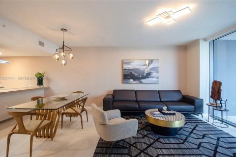 Condo in Miami, Florida, 2 bedrooms  № 2068603 - photo 6