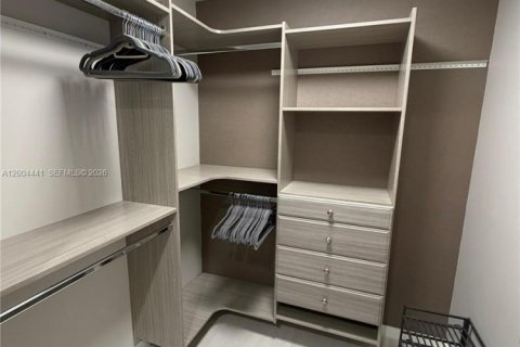 Condo in Miami, Florida, 2 bedrooms  № 2068603 - photo 11