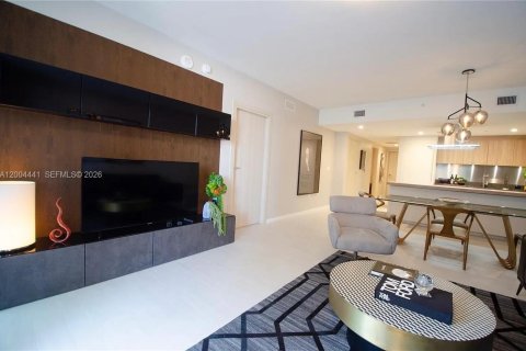 Condo in Miami, Florida, 2 bedrooms  № 2068603 - photo 2