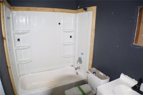 House in Eustis, Florida 3 bedrooms, 111.48 sq.m. № 1876286 - photo 9