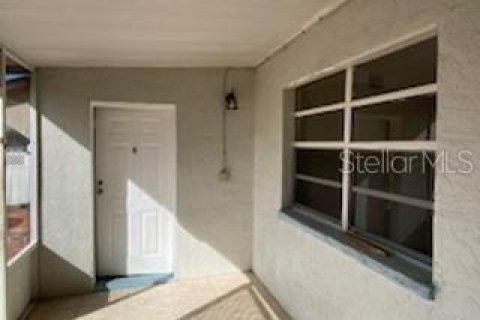House in Sebring, Florida 2 bedrooms, 128.21 sq.m. № 2234303 - photo 5