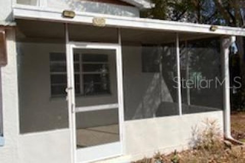 House in Sebring, Florida 2 bedrooms, 128.21 sq.m. № 2234303 - photo 2