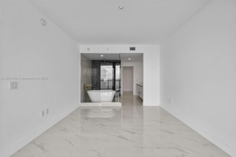 Copropriété à louer à Miami, Floride: 4 chambres, 239.87 m2 № 1963914 - photo 25