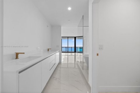 Copropriété à louer à Miami, Floride: 4 chambres, 239.87 m2 № 1963914 - photo 28