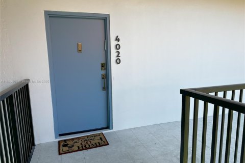 Condo in Key Biscayne, Florida, 2 bedrooms  № 1890374 - photo 6