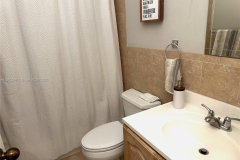 Condo in Key Biscayne, Florida, 2 bedrooms  № 1890374 - photo 30