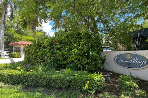 Condo in Key Biscayne, Florida, 2 bedrooms  № 1890374 - photo 2