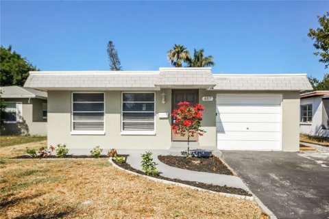 House in Saint Petersburg, Florida 3 bedrooms, 123.75 sq.m. № 1882981 - photo 1