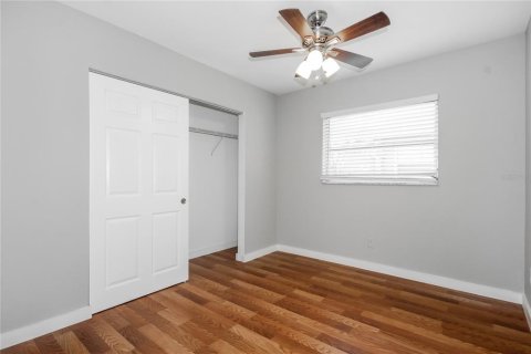 House in Saint Petersburg, Florida 3 bedrooms, 123.75 sq.m. № 1882981 - photo 7